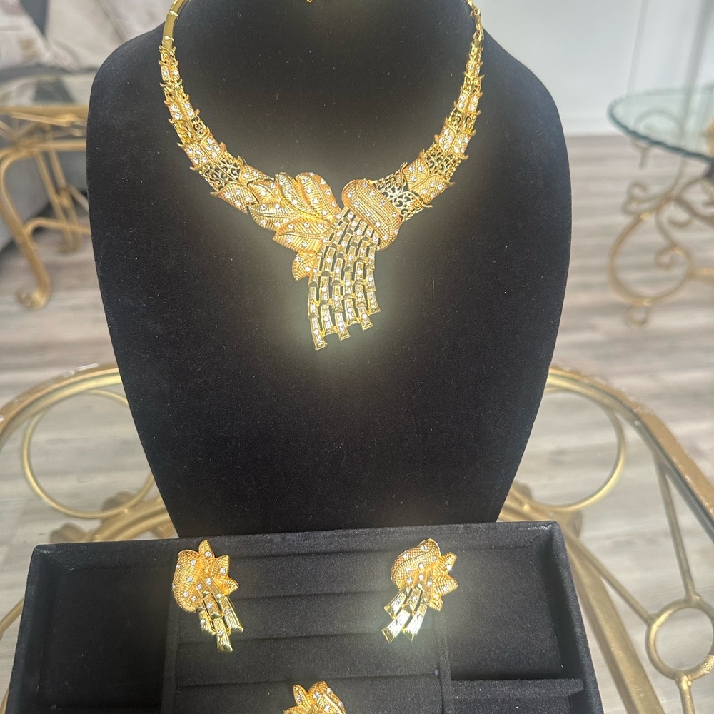 Elegant Gold Leaf Statement Necklace and Earring Set